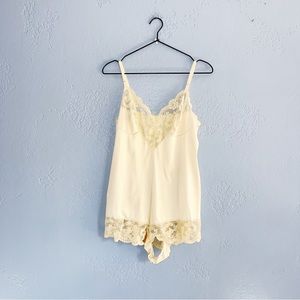 Vintage 90s Vanity Fair Satin Lace BodySuit Size 34